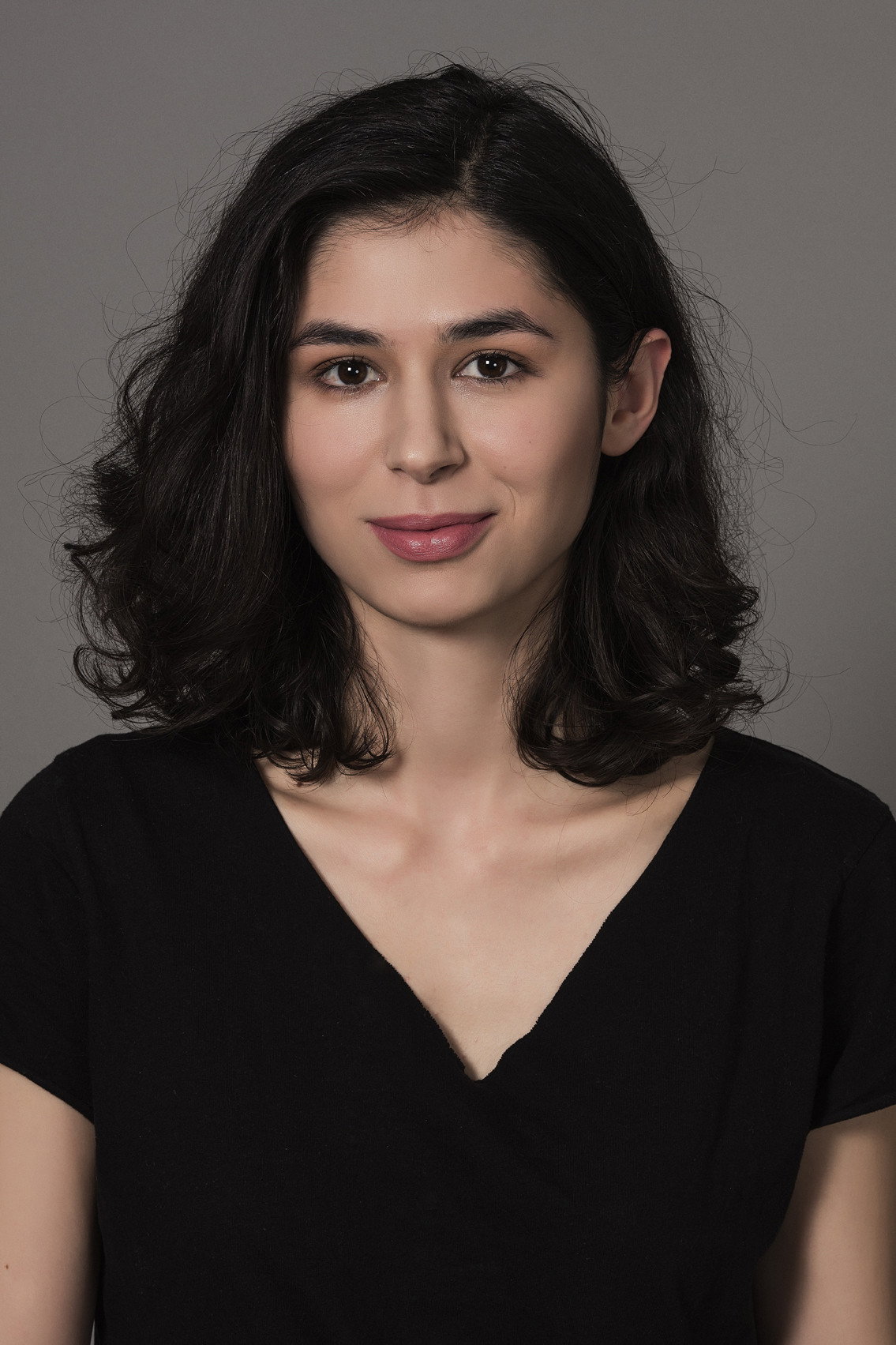 Ayris Alptekin as Deniz in The Blue Wave