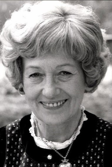 Erni Singerl as Dora in Sie liebten sich einen Sommer