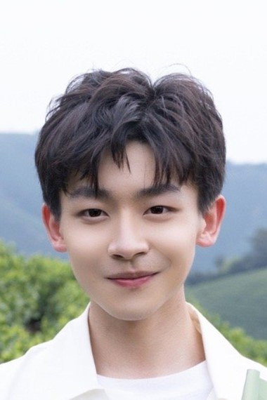 李泽宇 as Cheng in 染指流年