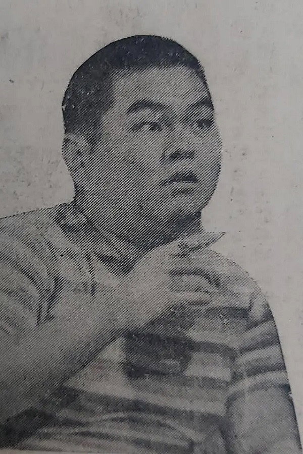 Lau Kwai-Hong as Tong's Servant in Kum See Wu Dip