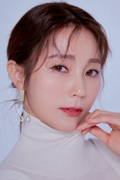 안혜경 as Self in Shooting Stars
