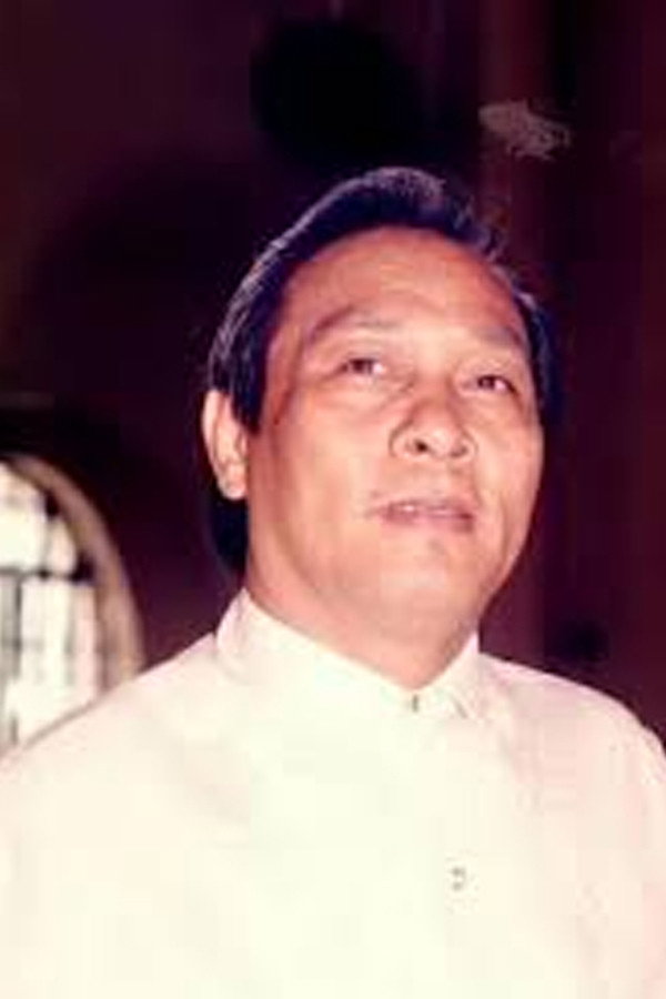 Ray Ventura as Joaquin (segment "Balintuwad") in Calvento Files: The Movie