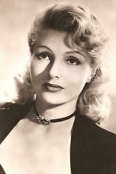 Simone Renant as La secrétaire in La Mystérieuse Lady