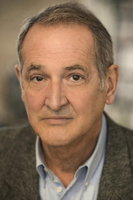 Olivier Pajot as Monsieur Walter in Joyeuses Pâques