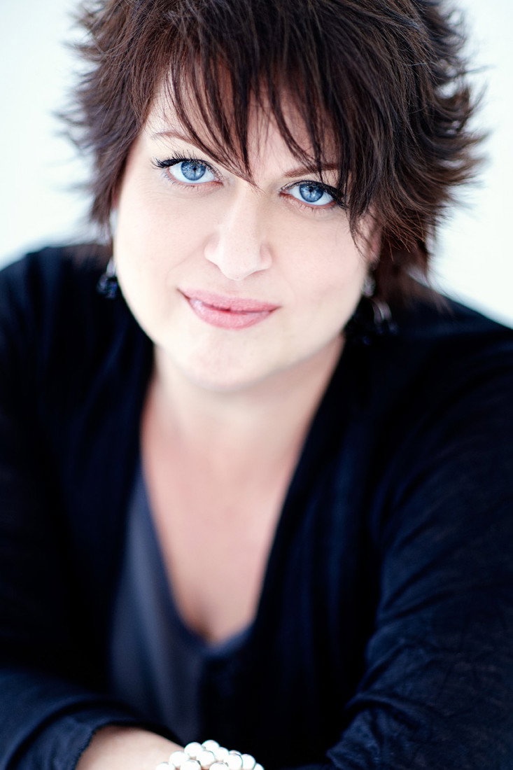 Amélie Grenier as Lisette in Like the Ones I Used to Know