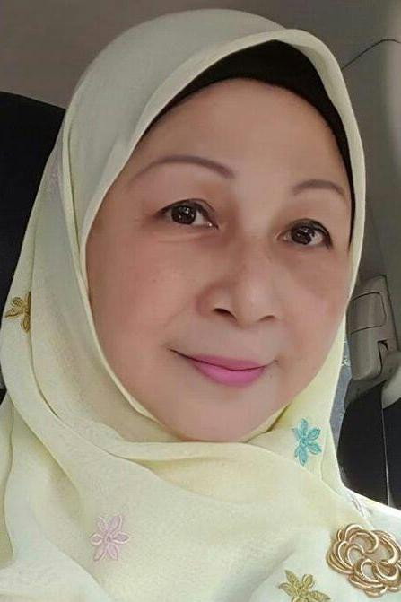 Dian P. Ramlee as Hajah Dian in Lelakimu Yang Dulu