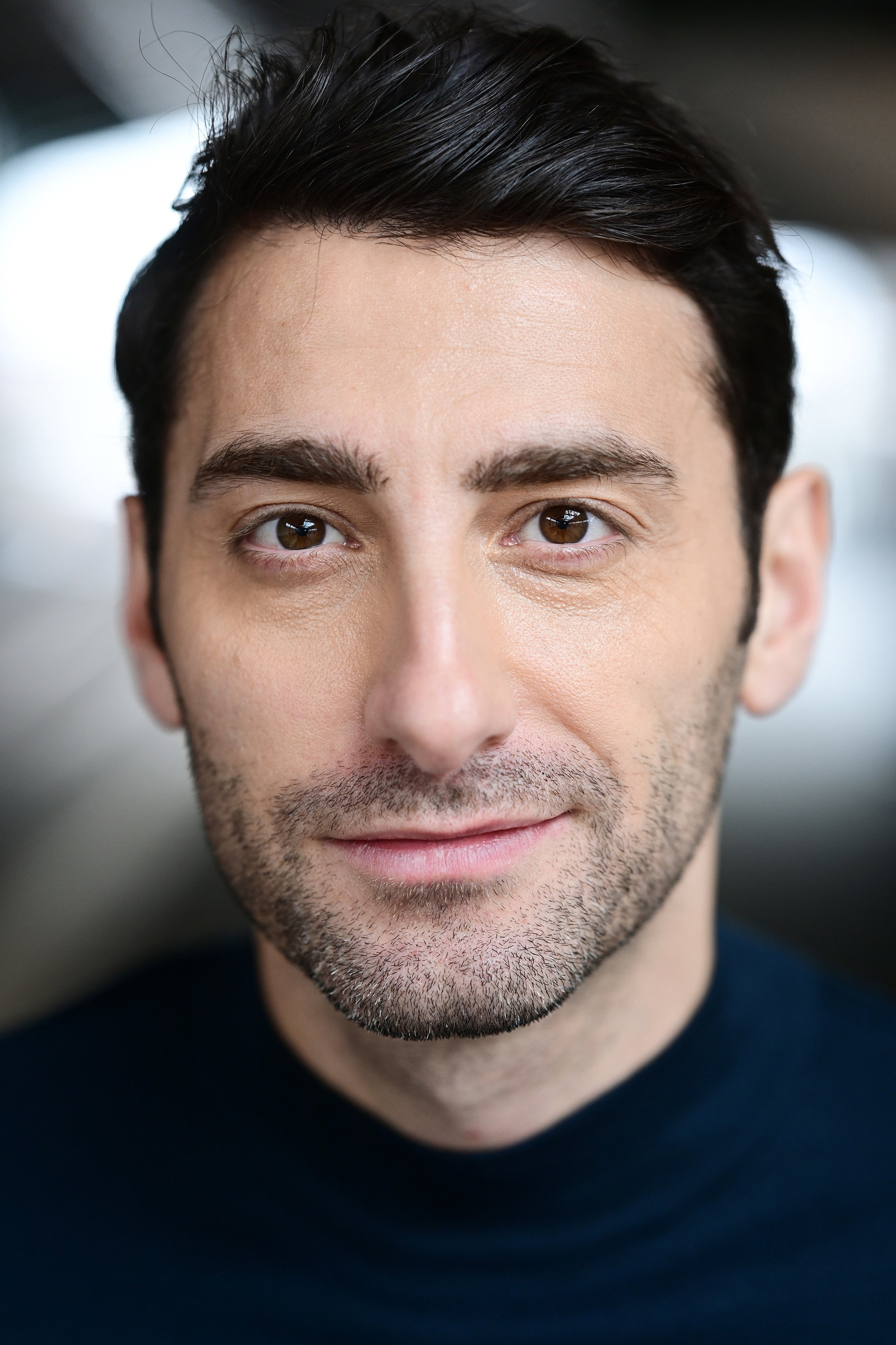Sinan Akdeniz as Mustafa in Artists
