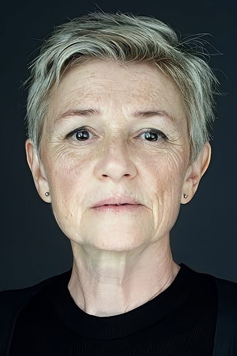 Lawrene Denkers as Barb in Anne at 13,000 Ft.