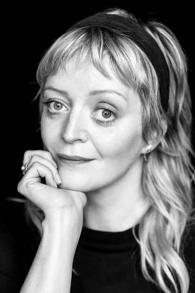 Elisabeth Wernesjö as Rosanna's mother in Baby