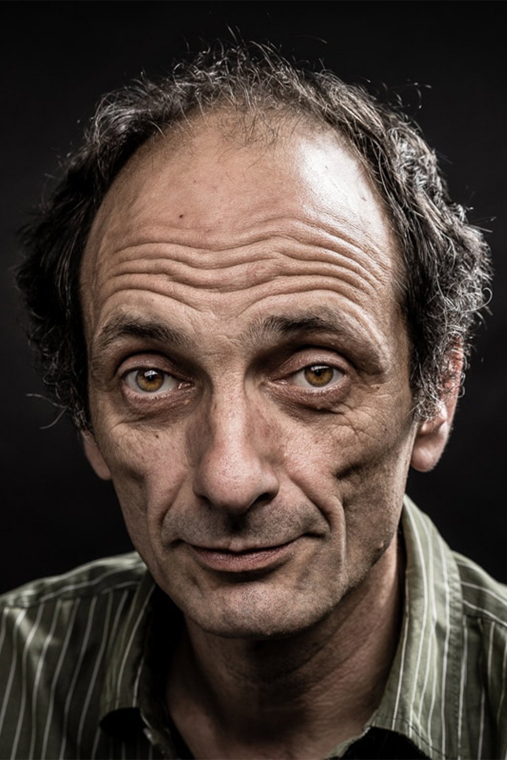 Gabriel Spahiu as Ion Bunescu in Arestat la domiciliu
