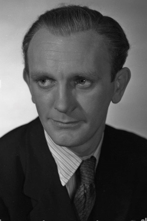 Meredith Edwards as Thomas 'Twm' Jones in A Run for Your Money