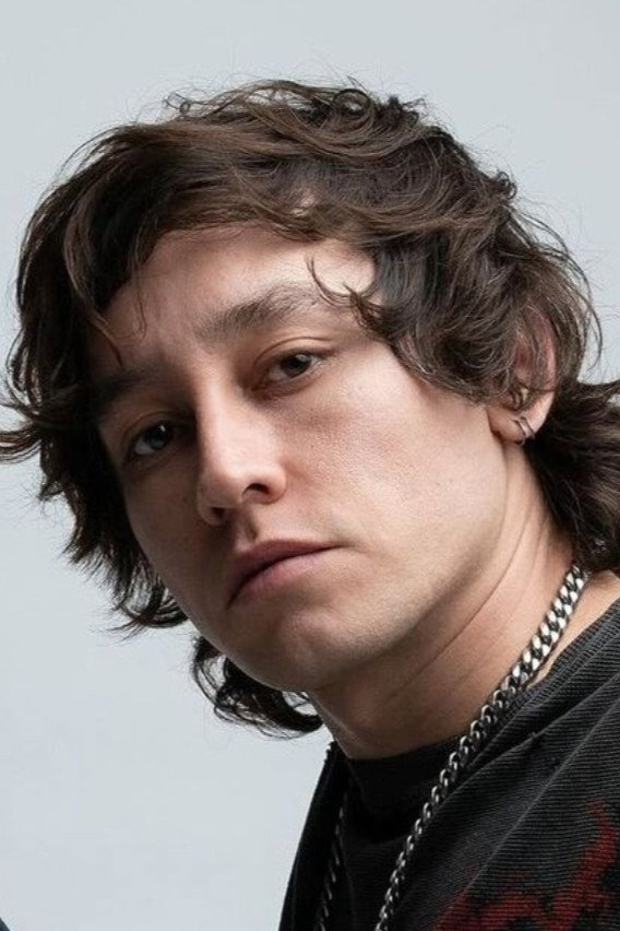 Hoze Meléndez as Merolico in Metro Aeropuerto