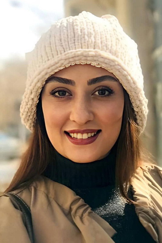 Elham Tahmouri as Secretary of the Mayor in The Return of Lucky Luck