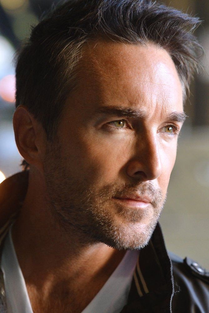 Dameon Clarke as Mike Wilson in How to Be a Serial Killer