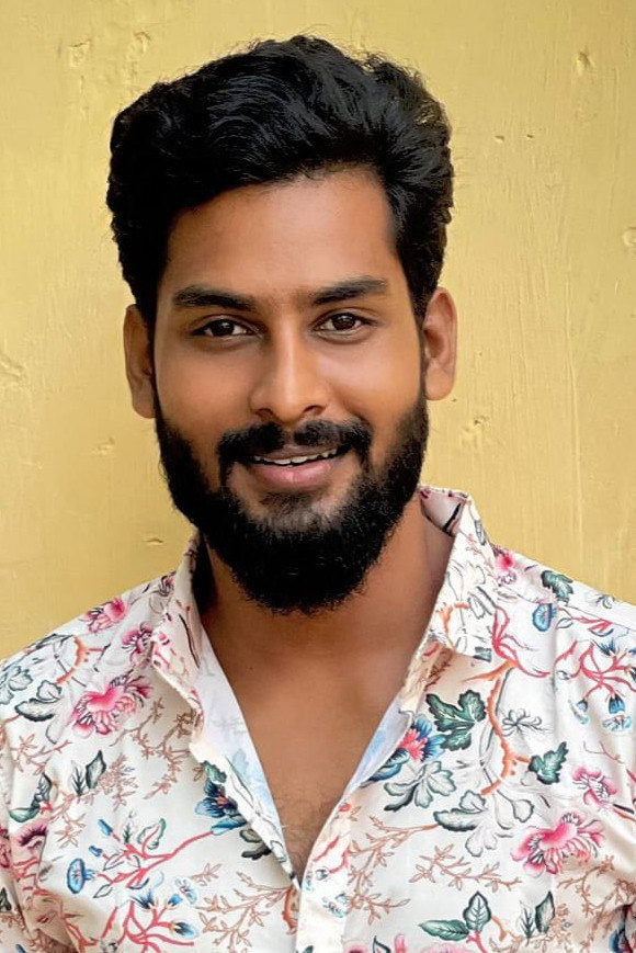 Aravinth Samy J as Aravind in Naayaadi