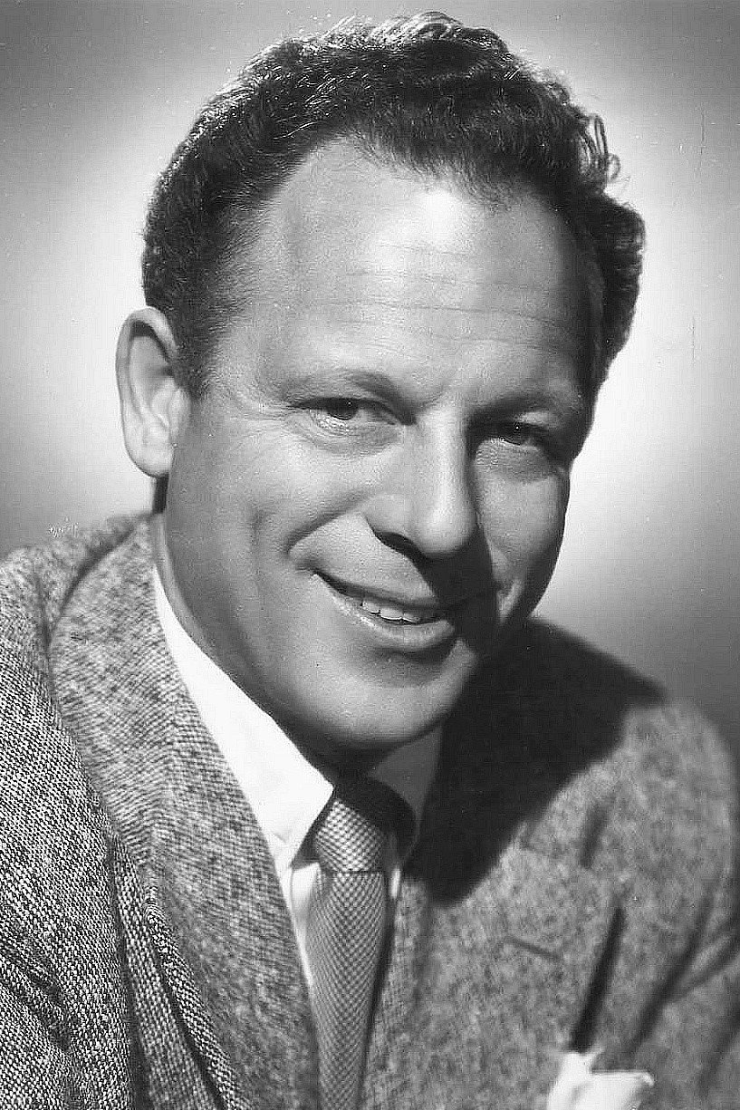 Bill Goodwin as Otis Thayer in Lucky Me