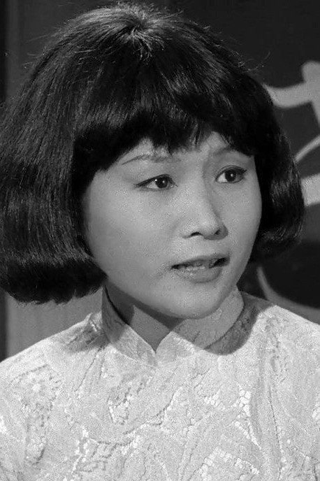 Elisabetta Wu as Espía china in Operación cabaretera