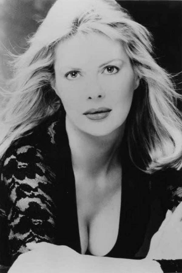Karen Mayo-Chandler as Sue in Nightmare Weekend