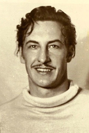 Владимир Довейко as Див in The Strongest