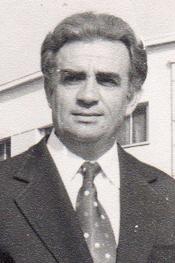 Demir Hyskja as Drejtori in Comrades