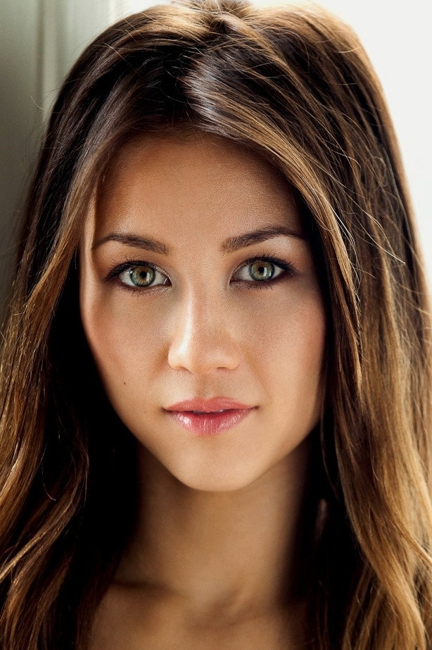 Jessica Blythe Kemejuk as Mae in Glimpse Ep 6: Day 180