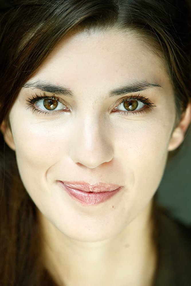 Elise Lissague as Perrine in Mextoys (aucun rapport avec les Mexicains)