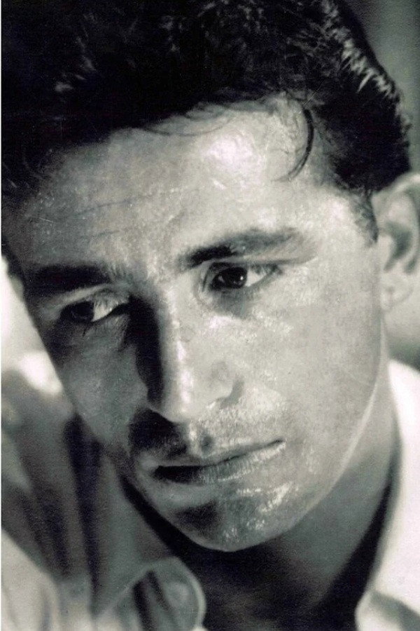 Γιώργος Φούντας as Tonio in Never on Sunday