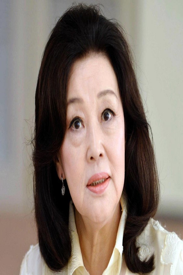 長山藍子 as 堀江比奈子 in ありがとう