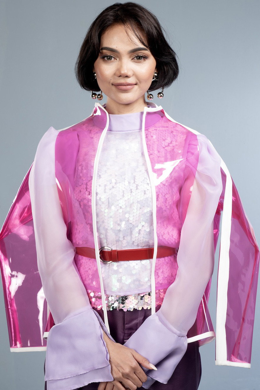 Rina Nose as Calon pembeli rumah in Rumah Kentang