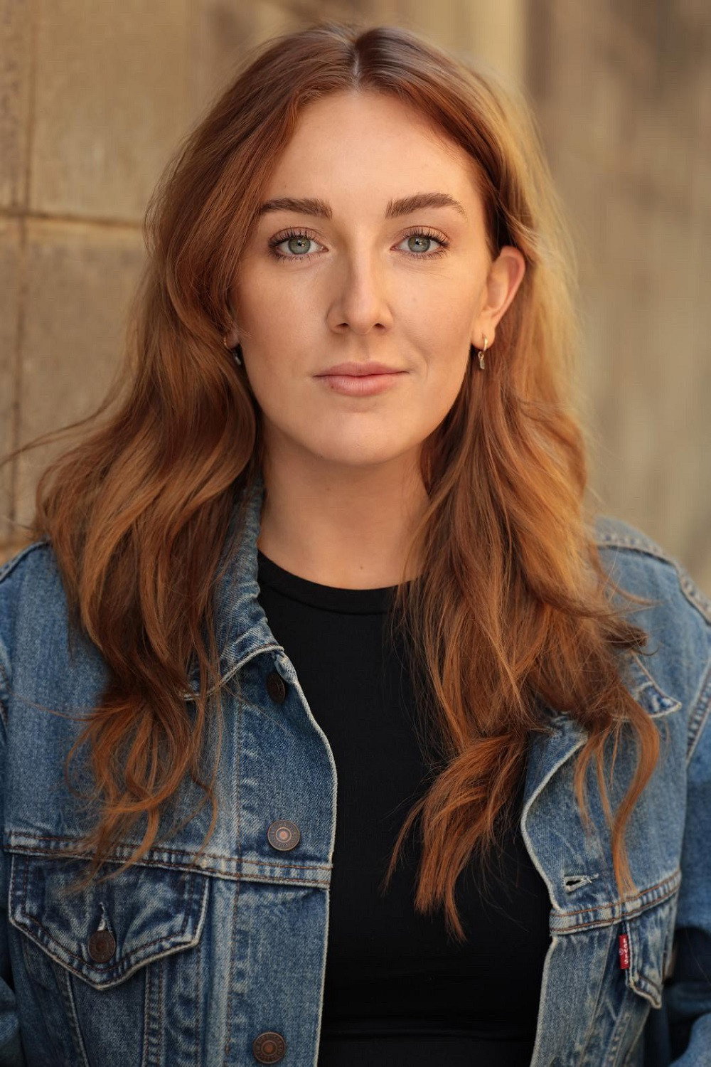 Daniela Pizzirani as Serena in Love Is in the Air