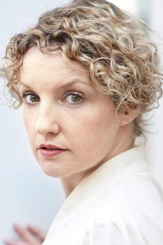 Victoria Fleer as Lara in Vier kriegen ein Kind