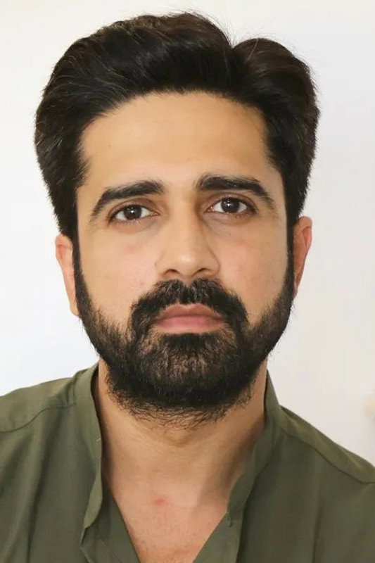 Avinash Sachdev as Avinash Dubey in Ayushman Bhava