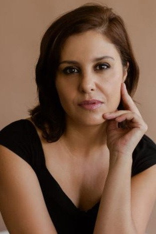 Adriana Sottomaior as Professora do Colégio 2 in A Couple
