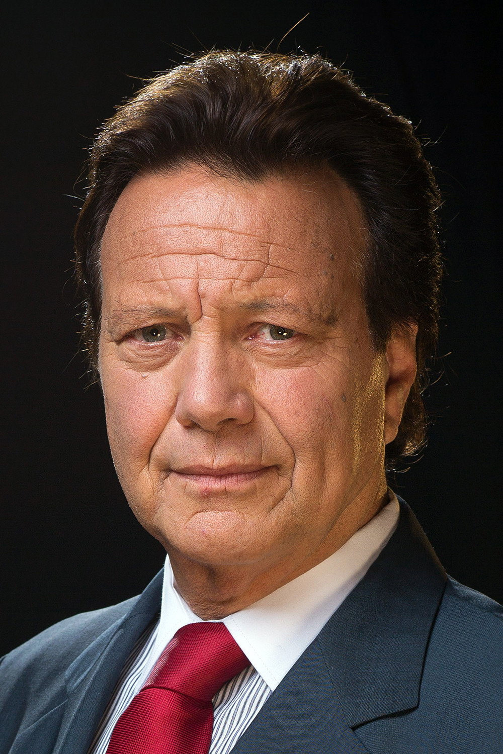 Roberto Vander as Cayetano in Pecadora