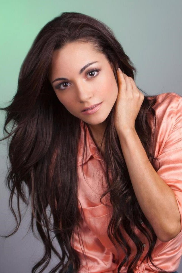 Sharlene Taulé as Camila Barrera in Pasión prohibida