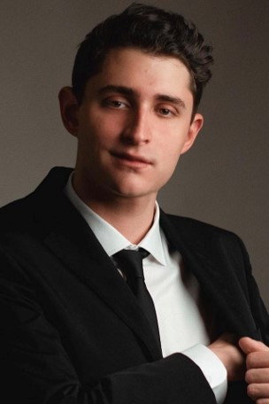 Matteo Accardi as Antonio in Arte