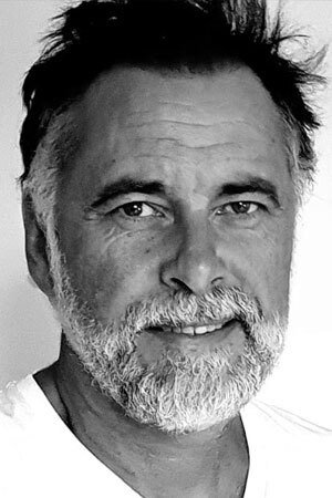 Christophe Laubion as Vic and Gino in Magic Kisa