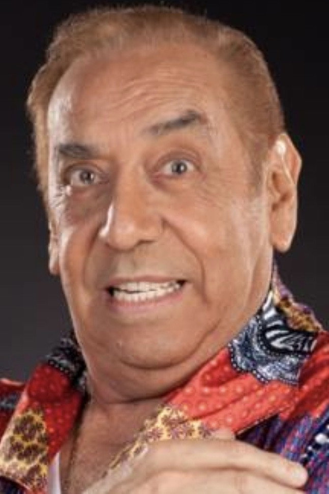 Eduardo de la Peña as Orejon in El Cínico