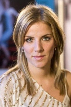Marlous Dirks as Alyda in Het imperium