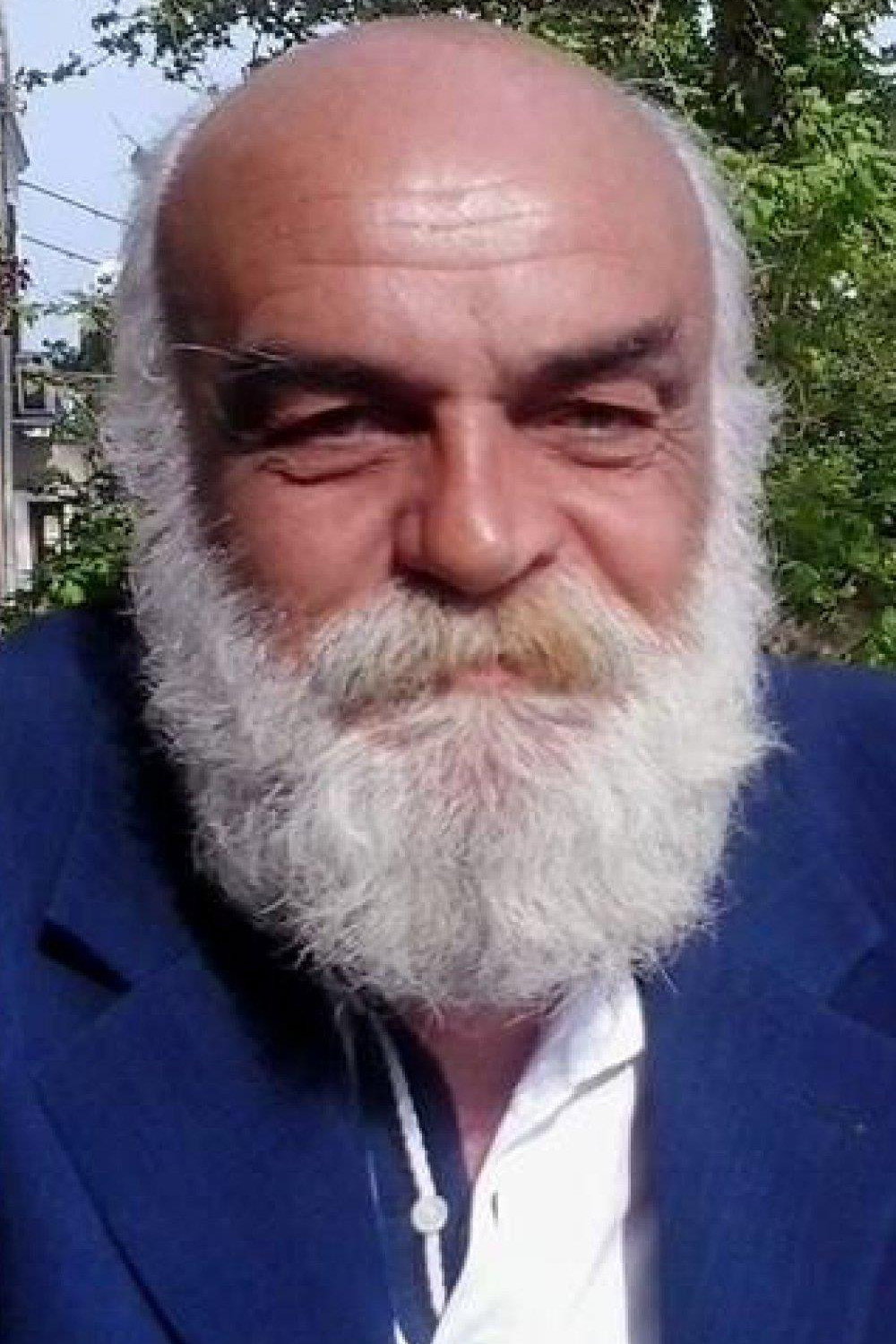 Hüseyin Özay as Nurettin in Yabancı