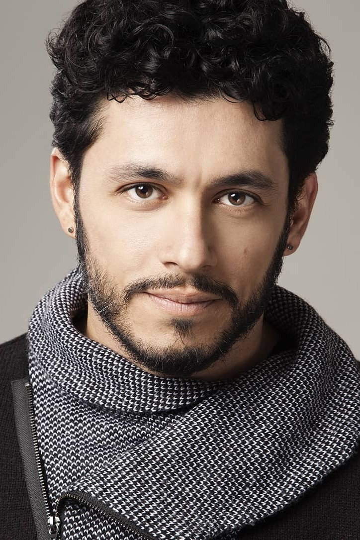 Santiago Alarcón as Maximiliano Velandia in Anónima
