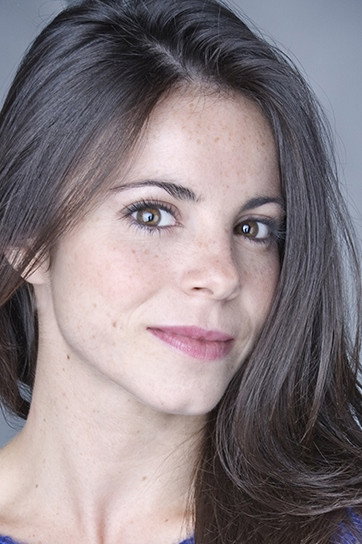 Elena de Frutos as Julia in Things in Life