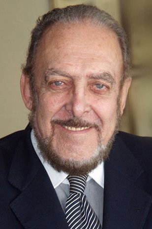 Luis Carlos Miele as Leon Wexler in Mandrake