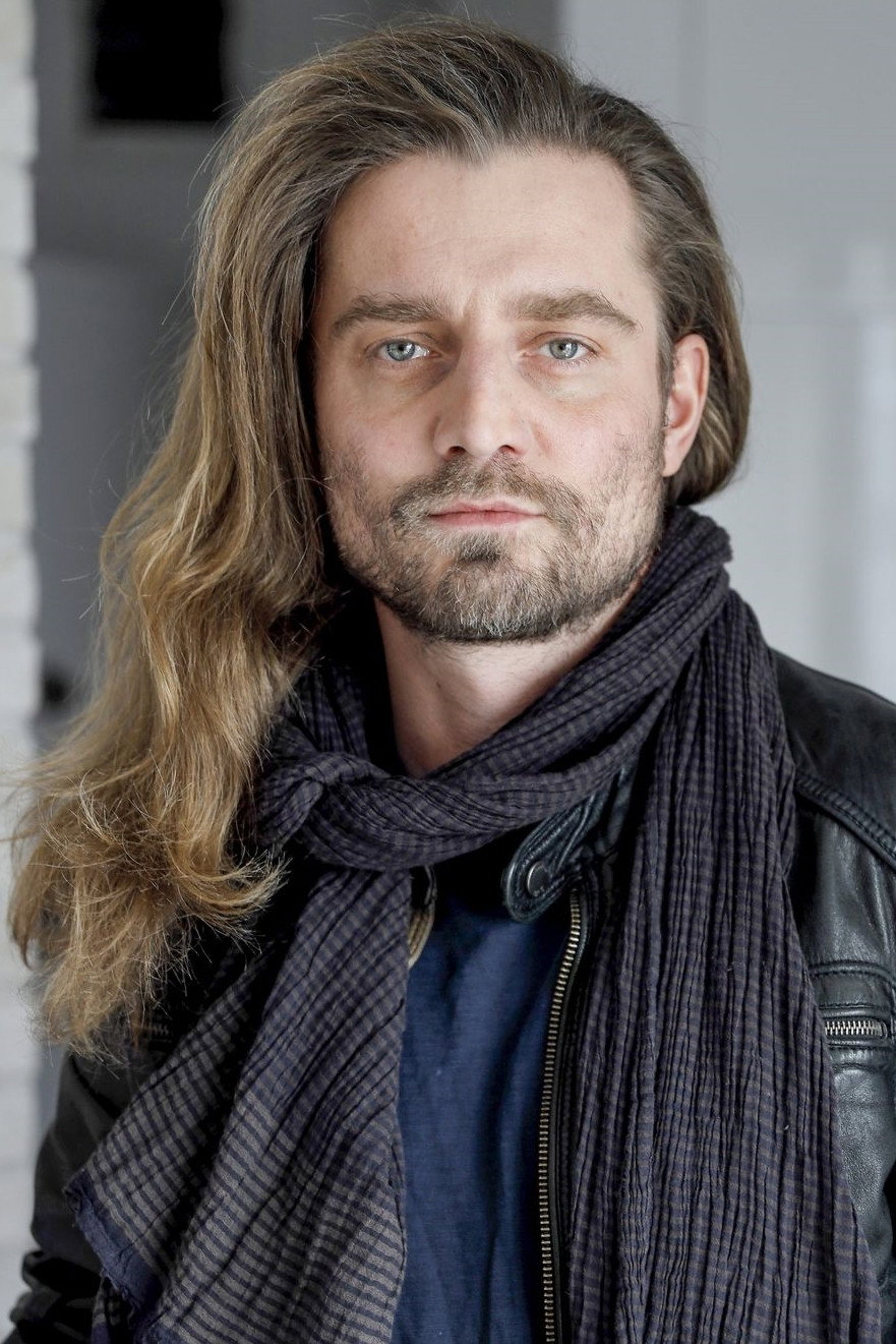Marcin Rogacewicz as Tomasz Muszyński / Irina Dowbor in Agentki