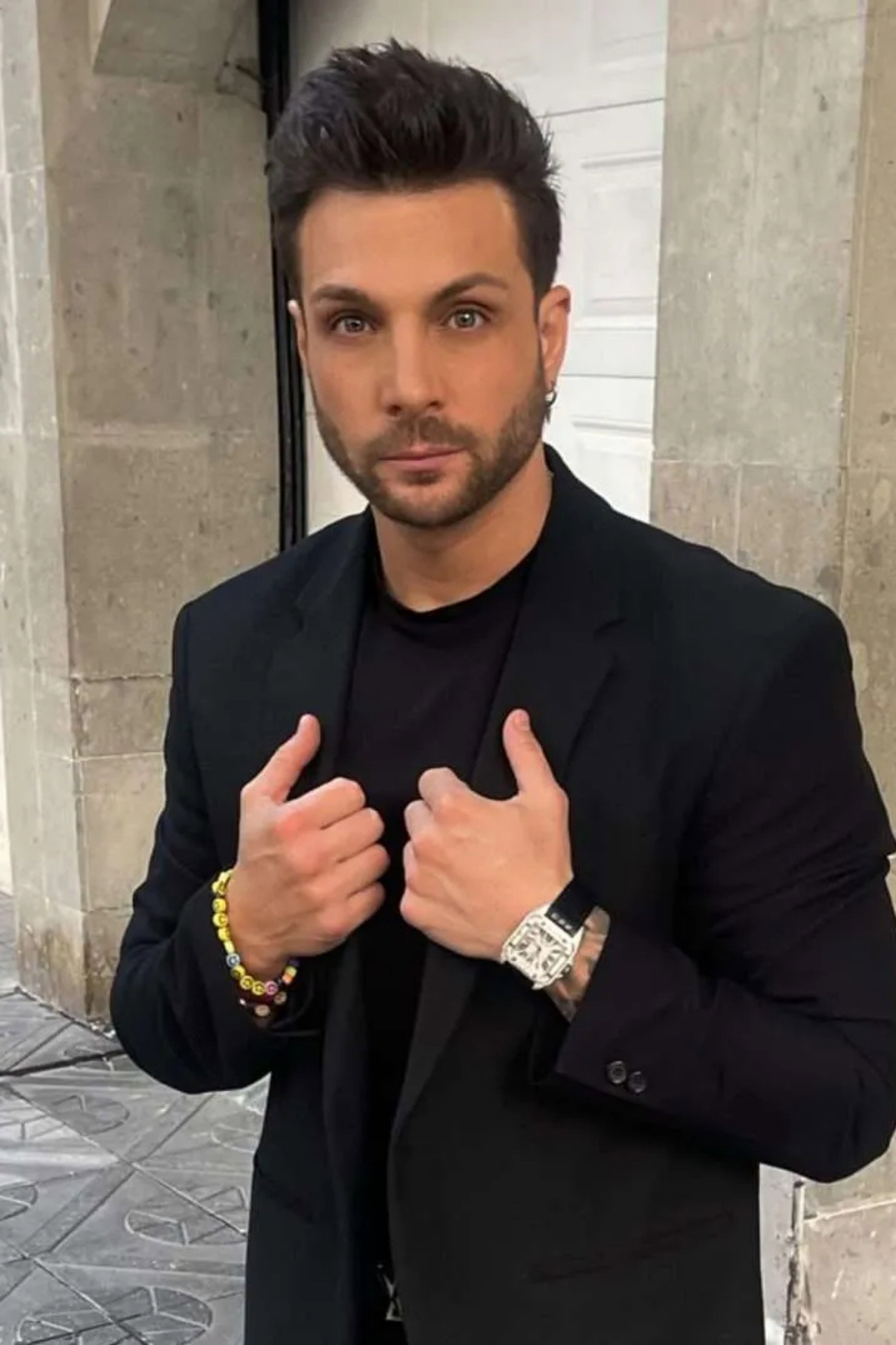 Nicola Porcella as Kenzo Figueroa in El amor no tiene receta