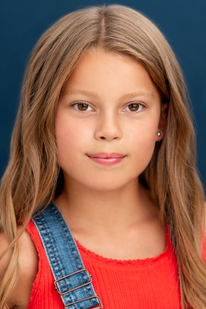 Ellexis Wejr as Jojo Baker in Saving Christmas