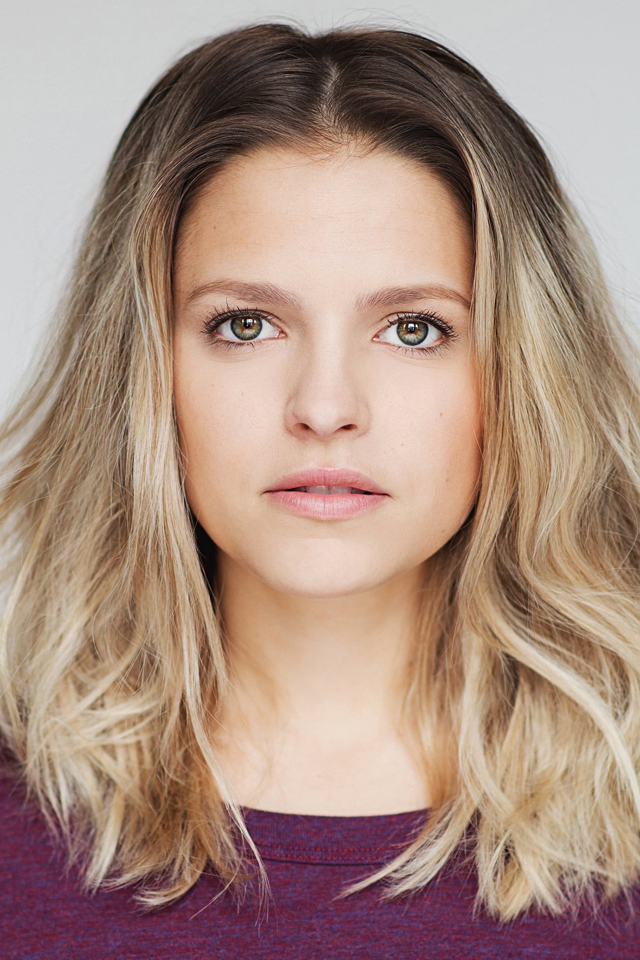 Sarah-Jeanne Labrosse as Self - Host in La soirée Mammouth
