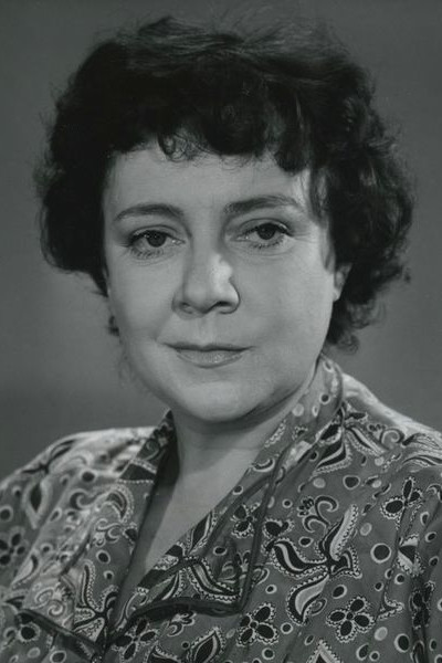Sigrid Horne-Rasmussen as Værtinden in Naalen