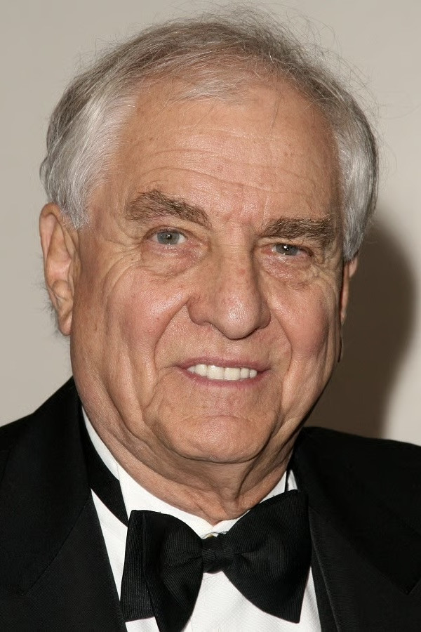 Garry Marshall as Self - Host in On the Lot