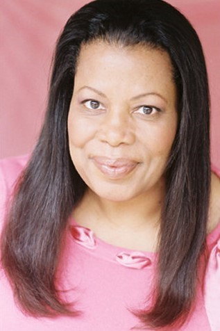 Jennifer Echols as Tracey with an 'E' in 10 Items or Less